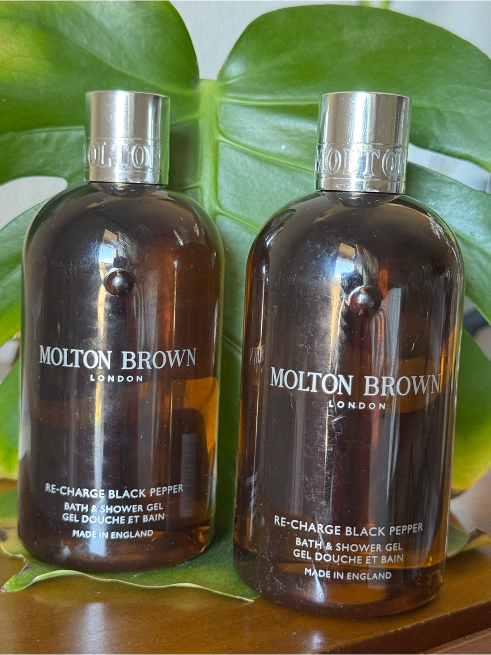 2 Molton Brown Re-Charge Black Pepper Bath & Shower Gel — Brown